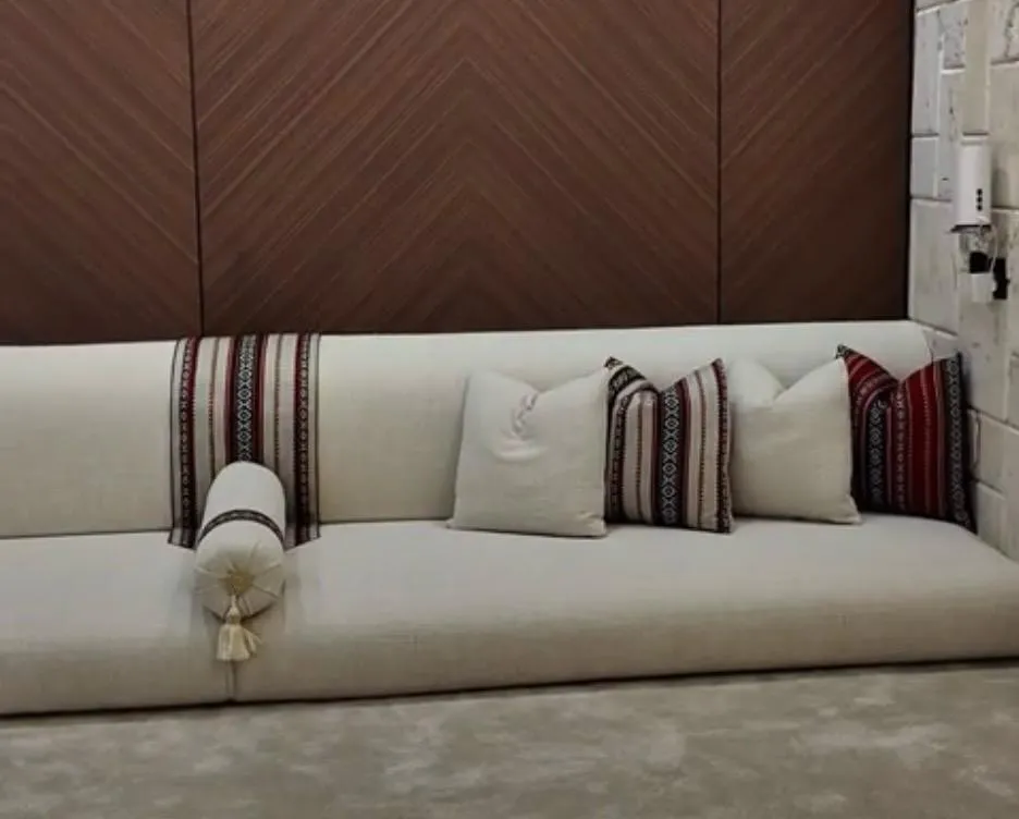 Maßgefertigtes Sofa mit abgestimmten Kissen