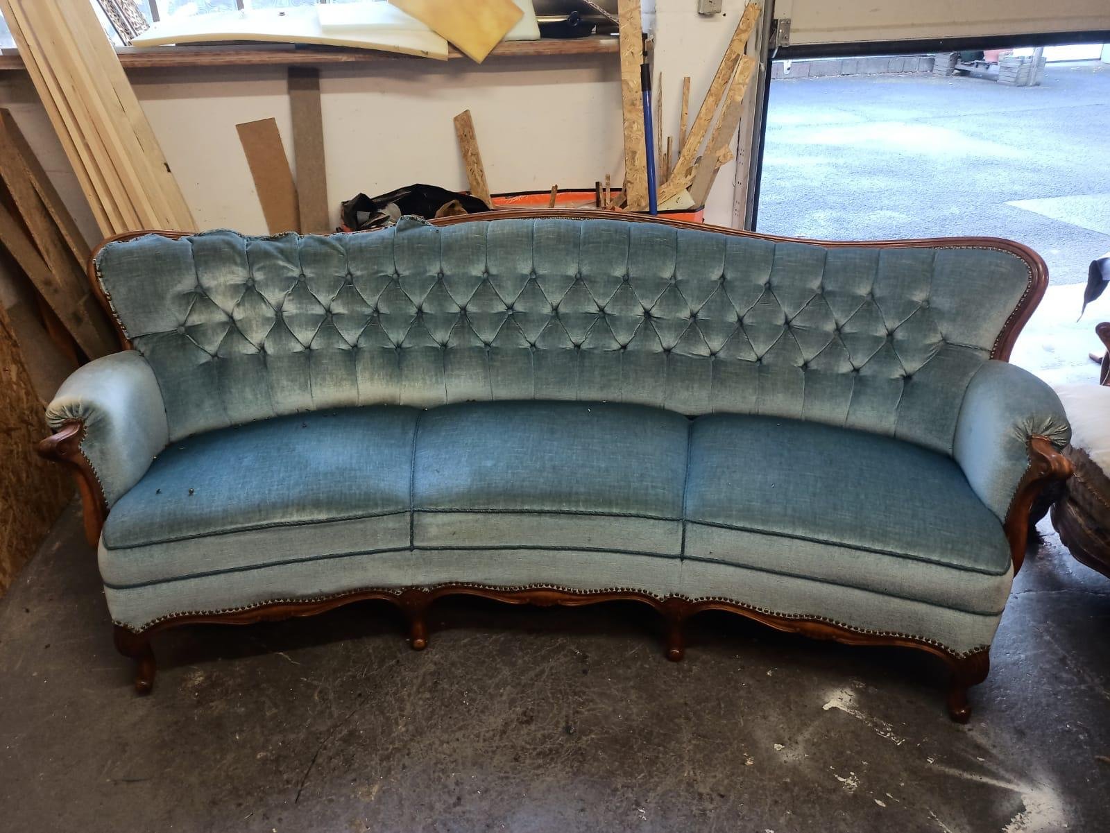 Sofa mit hochwertigem Veloursstoff